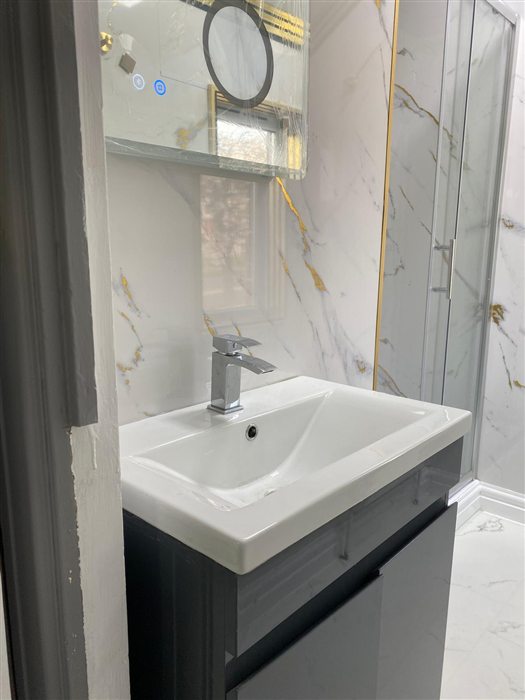 Vanity unit with basin